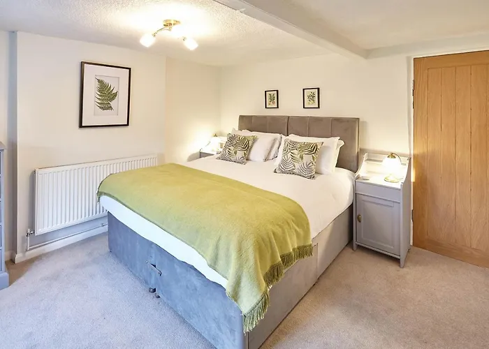 Host & Stay - Green Willow
